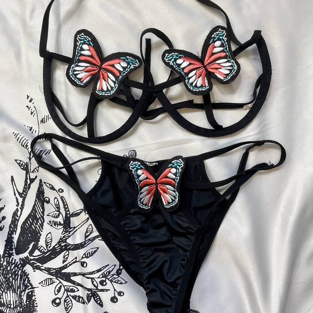 Butterfly intimate set